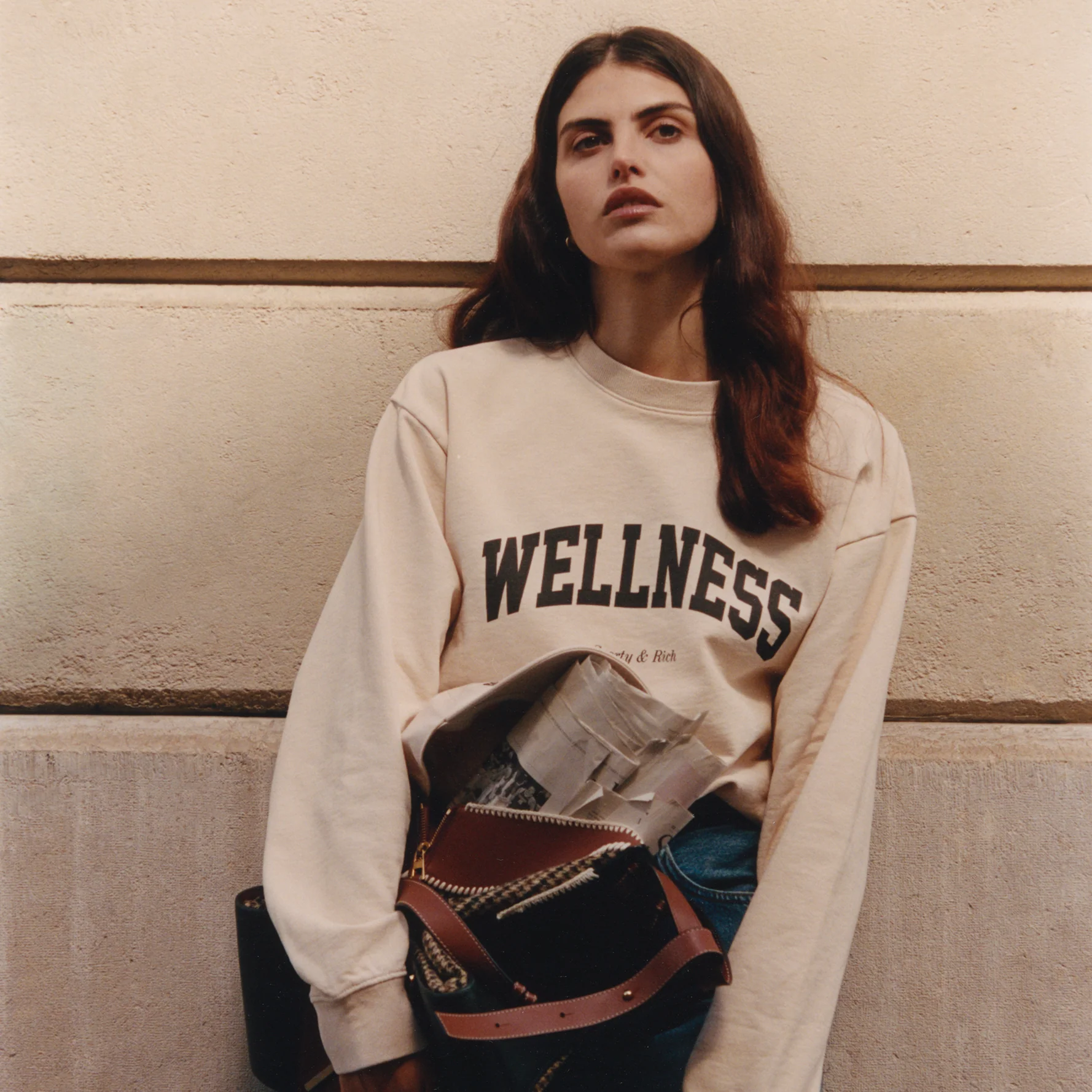 Sporty & Rich - Wellness Ivy Crewneck Cream Chocolate - Image 3