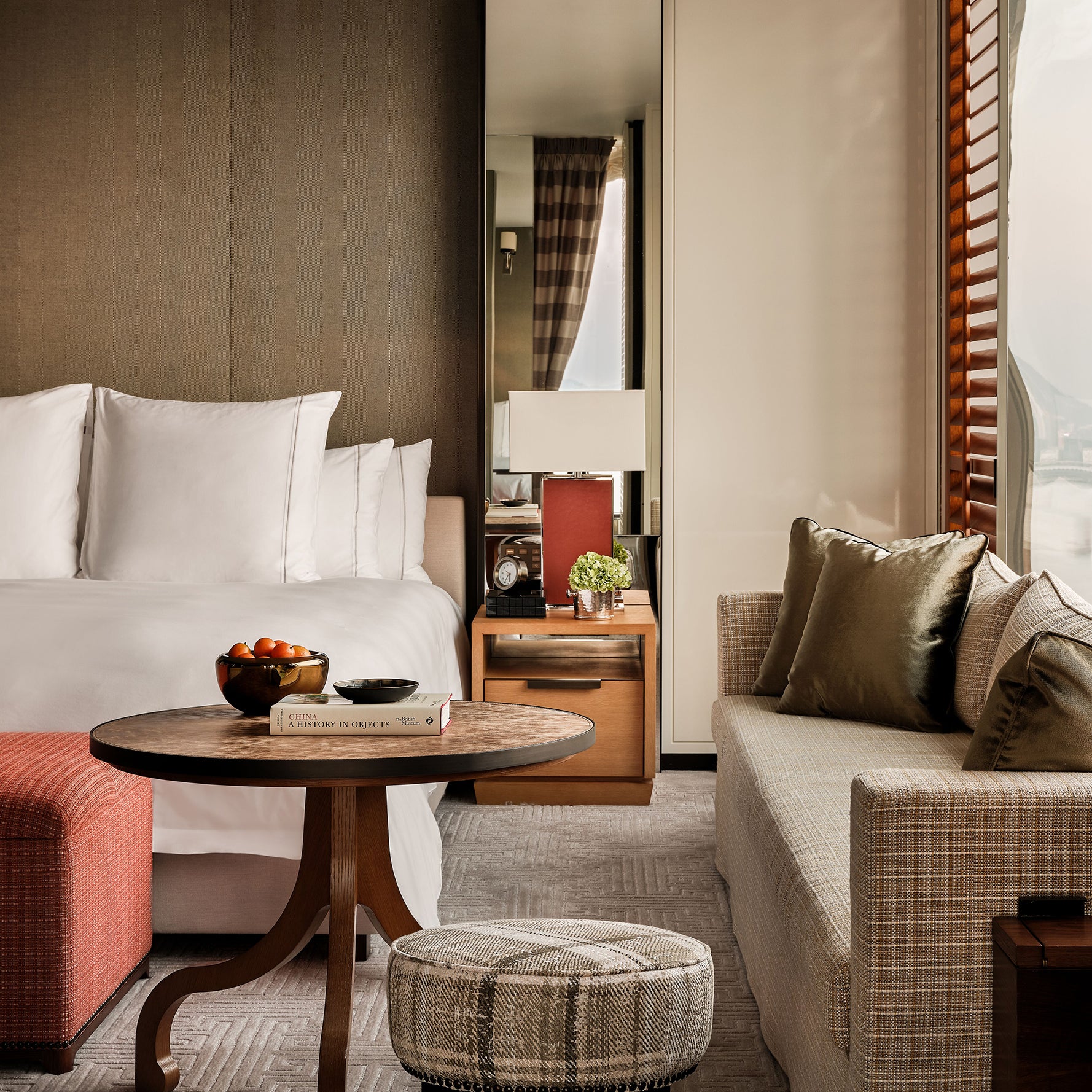 Gift Card: Stay In Kowloon Peak View Suite Including Manor Club Access For Two - Image 4